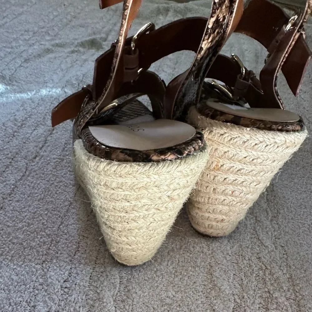 Shoe Dazzle Snakeskin buckle espadrilles wedges sz 7.5 NWOT